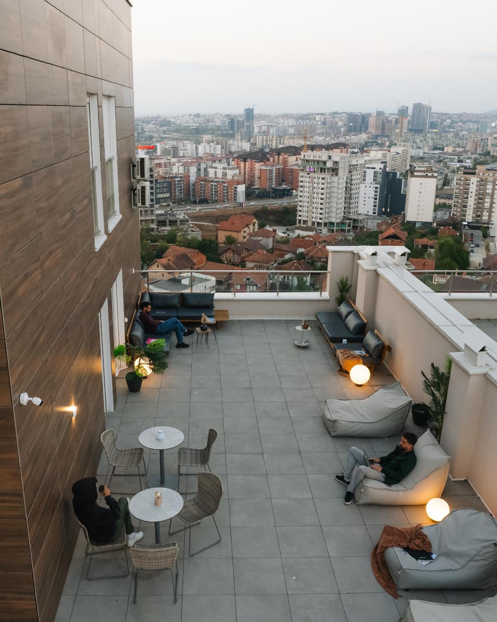 Etern Apart Hotel Priština Exteriér fotografie
